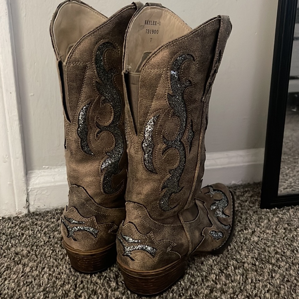 Cowboy boots - Picture 2 of 2